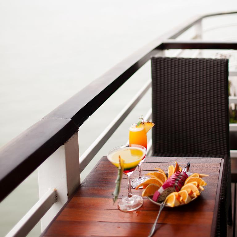 Halong Glory Legend Cruise Hotel Ha Long Exterior photo