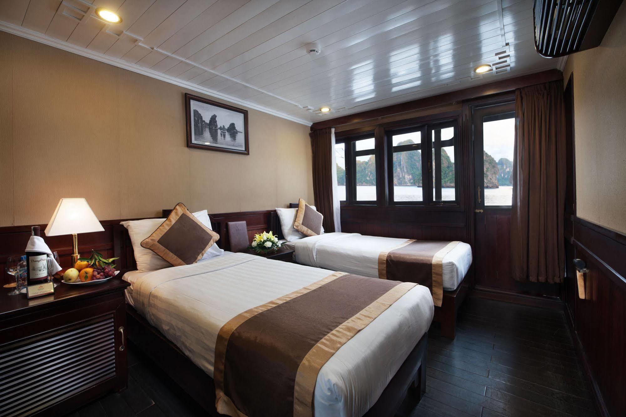 Halong Glory Legend Cruise Hotel Ha Long Exterior photo
