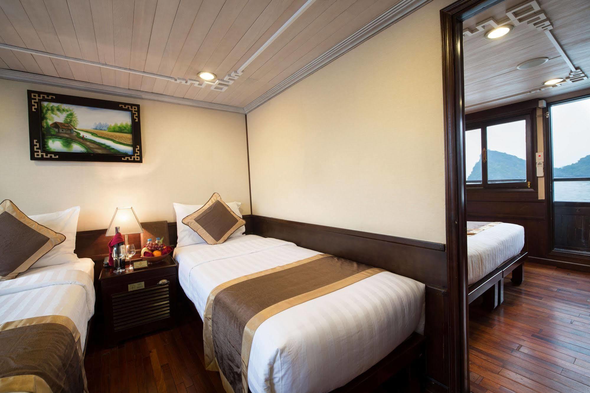 Halong Glory Legend Cruise Hotel Ha Long Exterior photo